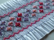 画像1: 完成スモッキング刺繍帯・白 (1)