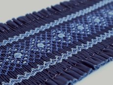 画像1: 完成スモッキング刺繍帯・紺 (1)