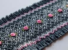 画像1: 完成スモッキング刺繍帯・グレー布 (1)
