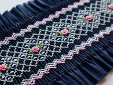 画像1: 完成スモッキング刺繍帯・紺 (1)