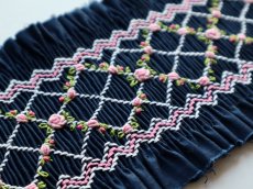 画像1: 完成スモッキング刺繍帯・紺 (1)