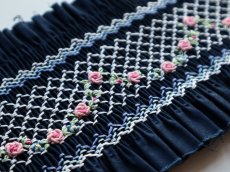 画像1: 完成スモッキング刺繍帯・紺 (1)