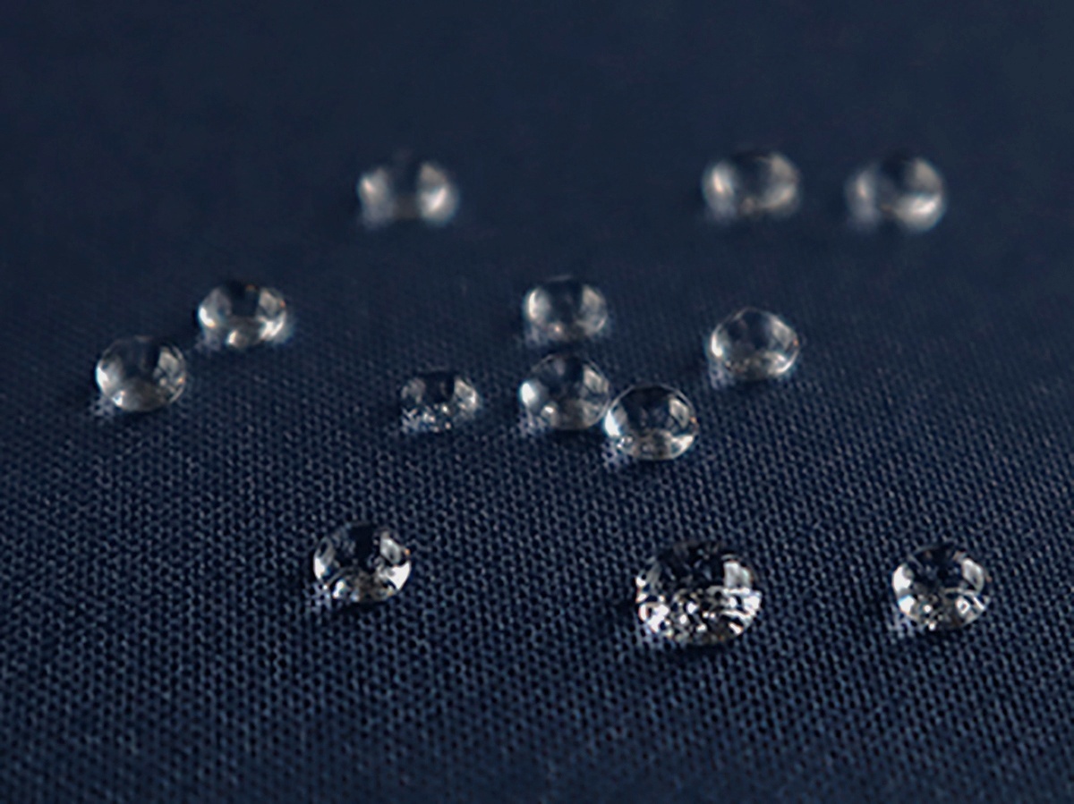 雨でも安心の高撥水生地